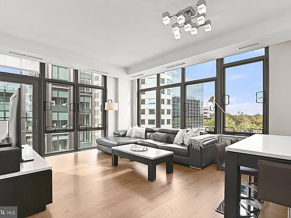 3rd image of 7171 Woodmont Ave #807