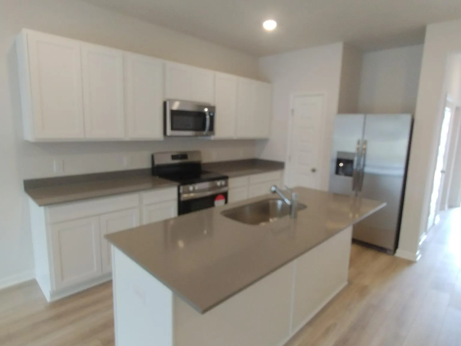 3 bed, 2.5 bath, 1846 sqft, $2,000 — Photo 4