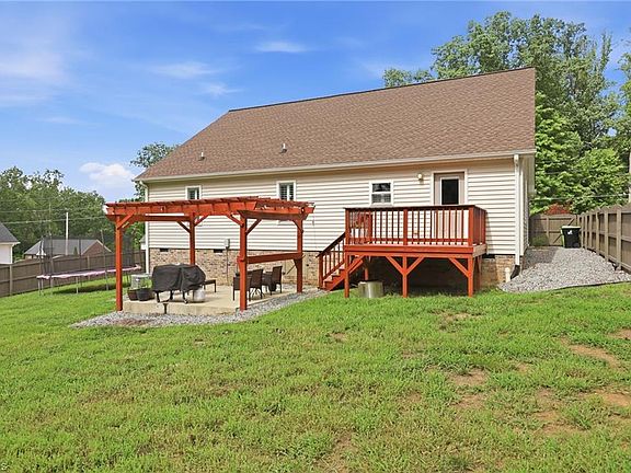 3rd image of 8504 Altavista Dr