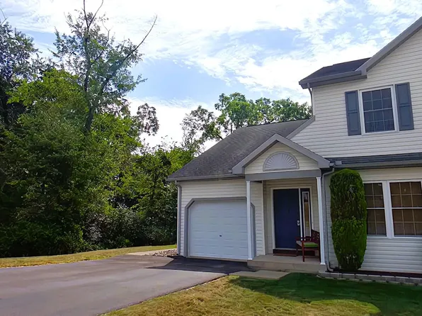 102 Franklin Ct, Bloomsburg, PA 17815