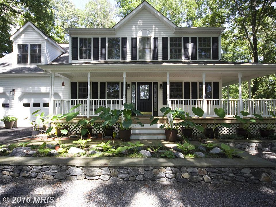 1st image of 9605 N Royal Crest Ct