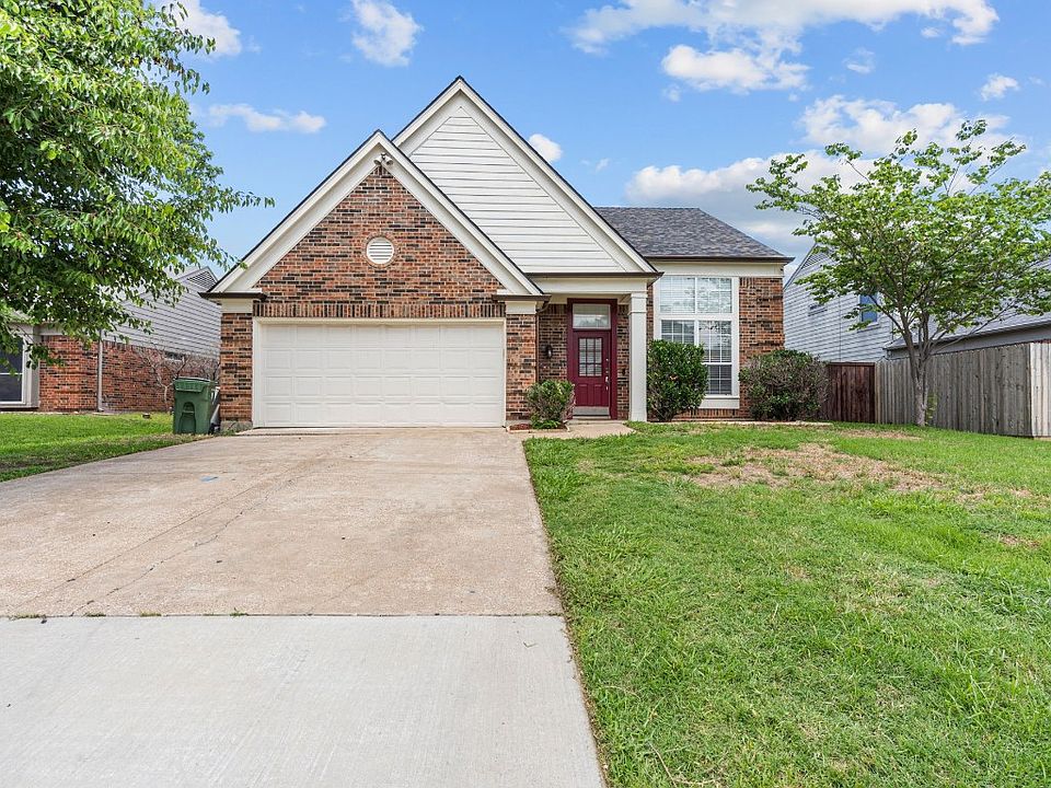 1st image of 209 Hibiscus Dr