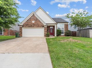 209 Hibiscus Dr, Arlington, TX 76018