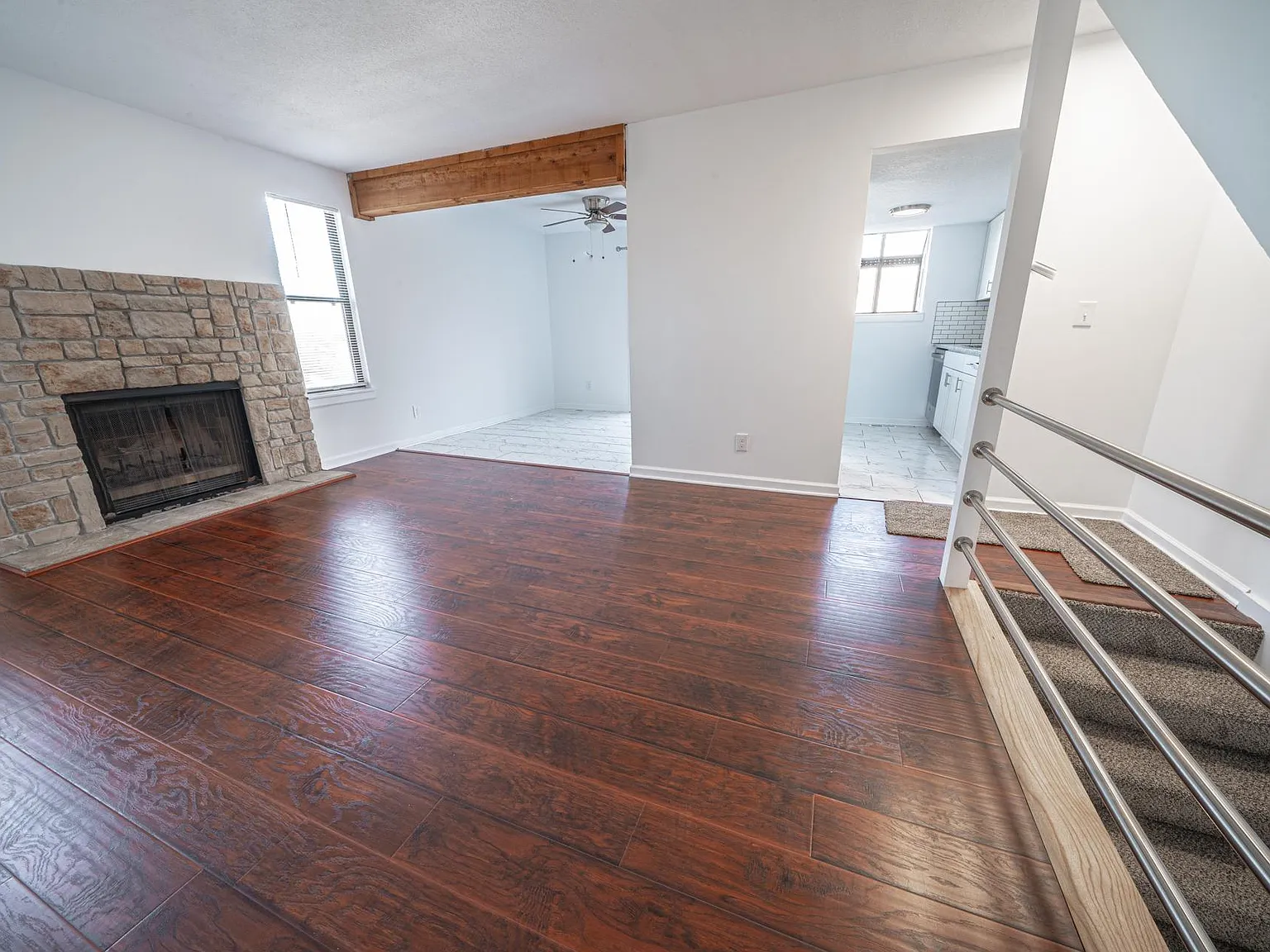 3 bed, 1200 sqft, $2,000 — Photo 4
