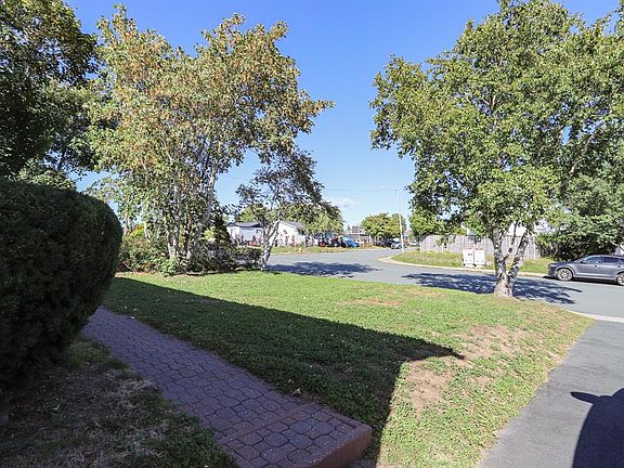 3rd image of 47 Quebec Street