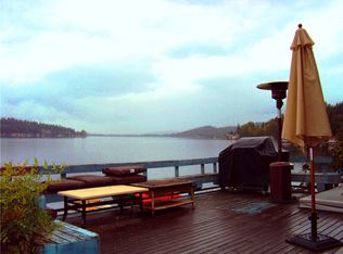 663 E Lake Sammamish Shore Ln NE, Sammamish, WA 98074