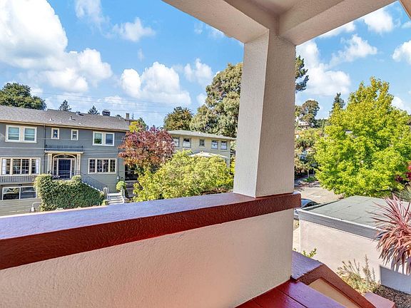 5th image of 566 Walavista Avenue
