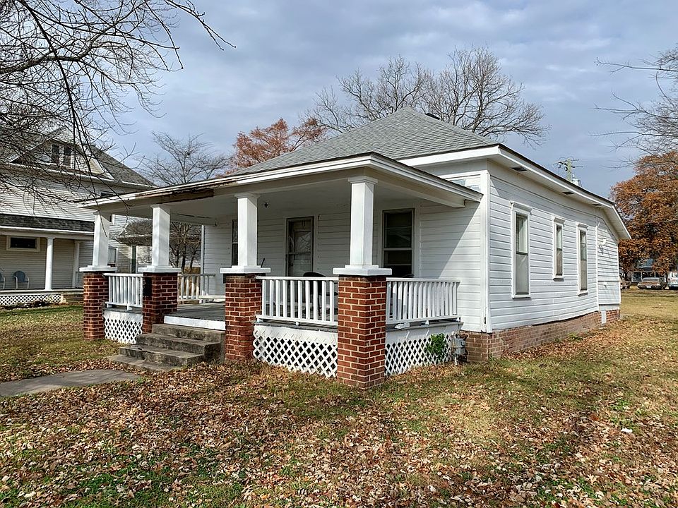 2nd image of 1016 Indiana St