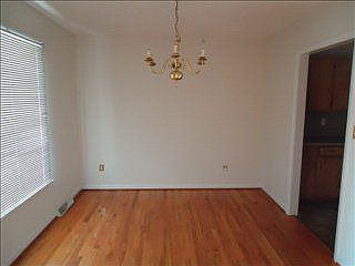 4th image of 660 Poplar Trce