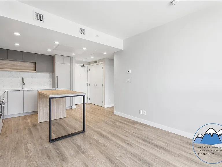 567 Emerson St — Photo 6