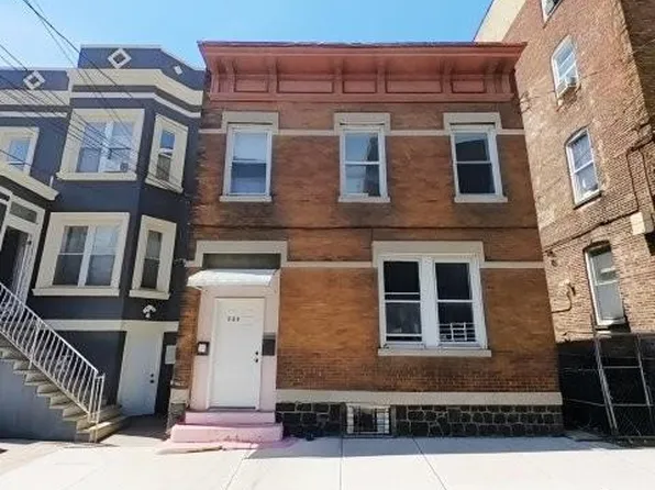 325 52nd Street image 1 of 17