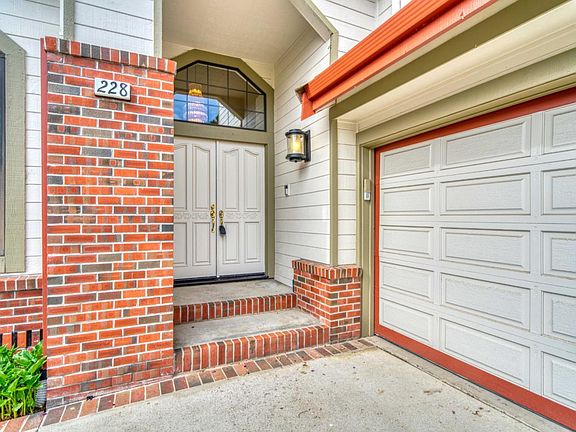 2nd image of 228 Eagle Trace Dr