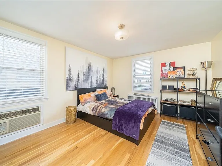 118 W 46th St — Photo 16
