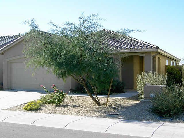 Hard-to-find Front Porch!!!