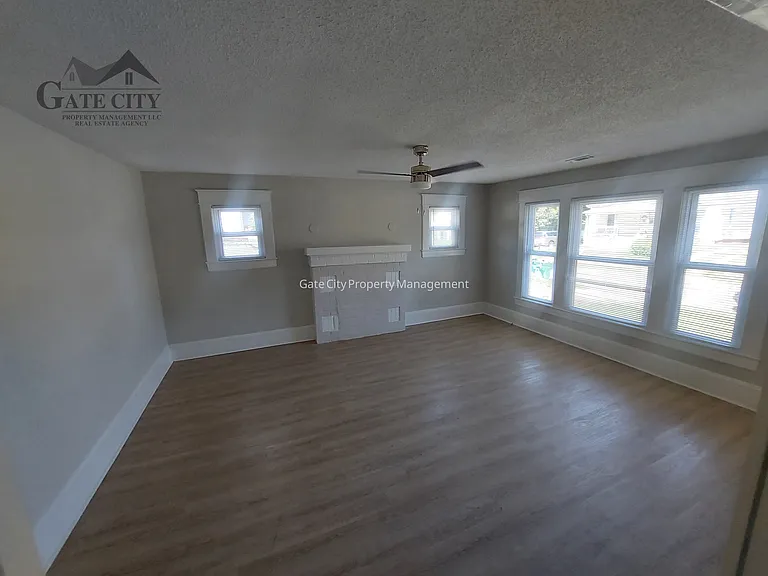 1105 Adams St — Photo 9