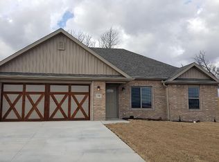 1380 Sebastian Ln, Prairie Grove, AR 72753