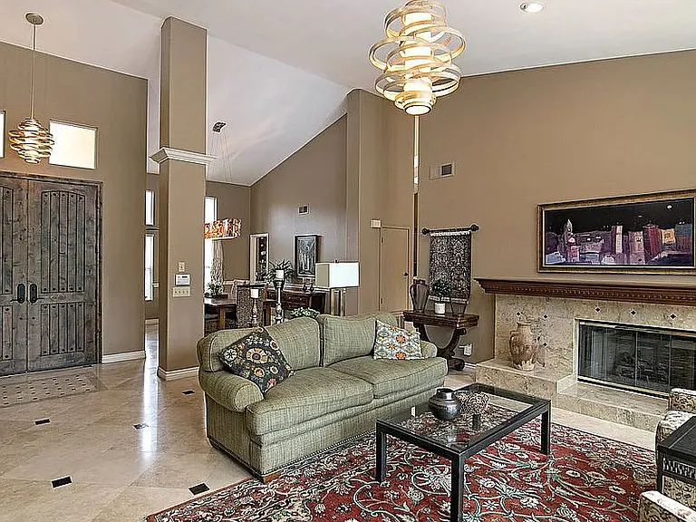 14212 Sandhill Rd — Photo 4