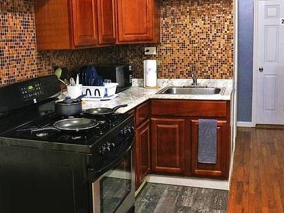 2nd image of 464 Lexington Ave #1B