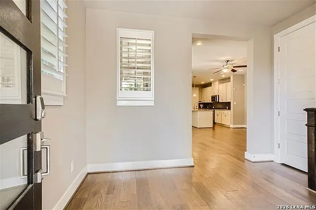 4 bed, 3.0 bath, 2040 sqft, $2,900 — Photo 3