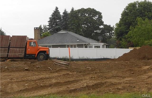 2nd image of 131 Toas St