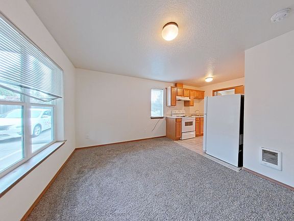 2nd image of 735 E 19th Aly #1