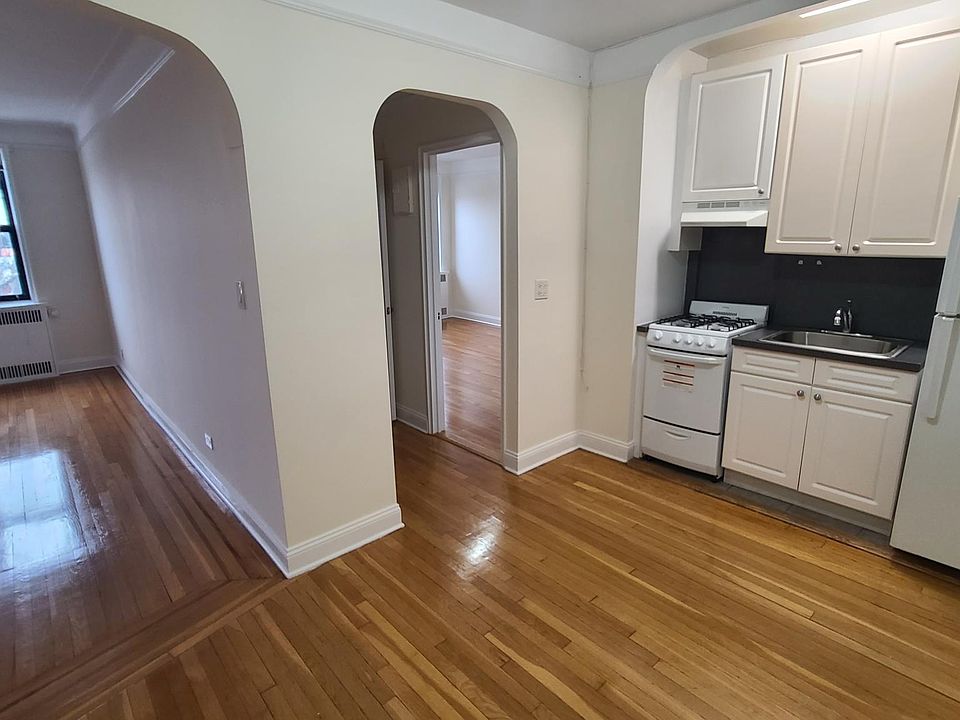 1st image of 3635 167th St APT 1K
