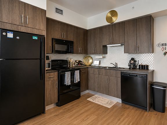 4th image of 9940 W Hibiscus St #8716f7370