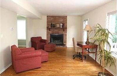 4th image of 512 Braemar Ln