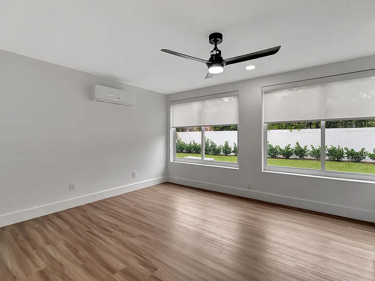 620 Las Palmas Park — Photo 19