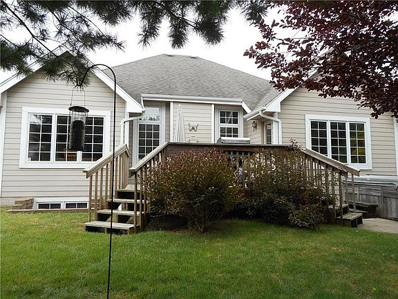 3rd image of 937 Falcon Dr SE