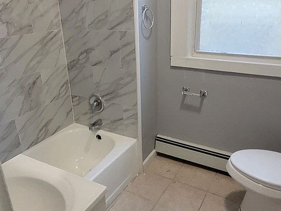 3rd image of 168 N 15th St Floor 2