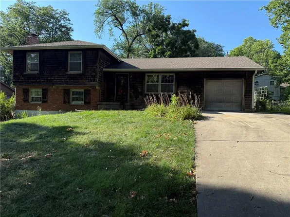 8812 W 72nd St, Prairie Village, KS 66204