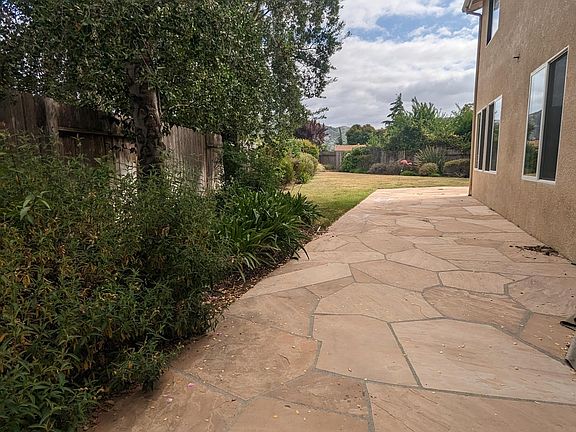 4th image of 320 Alder Ln