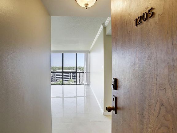 3rd image of 5001 Woodway Dr Unit 1205