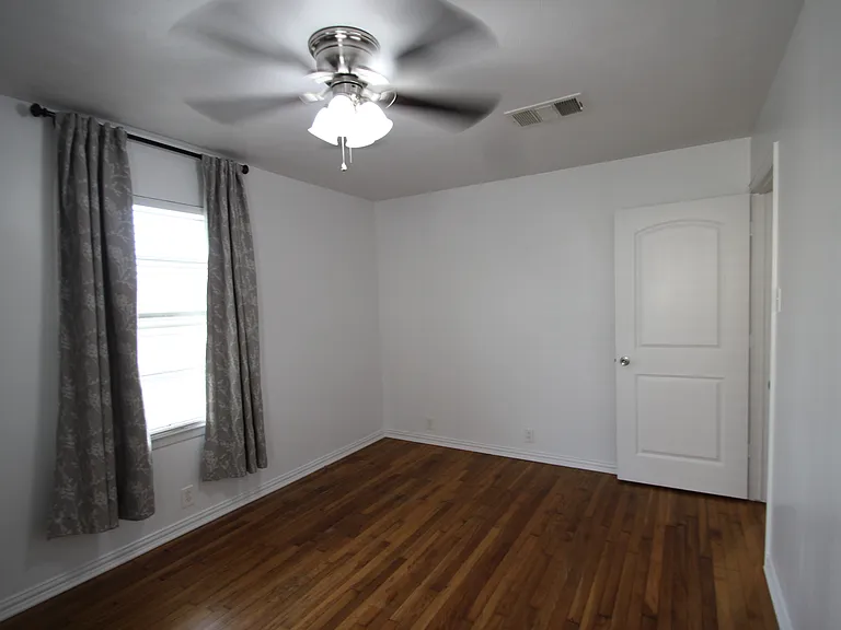 1921 Deborah Dr — Photo 26