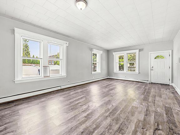 4th image of 121 Sharpless St