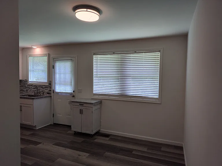 DIning area in kitchen- Open concept.