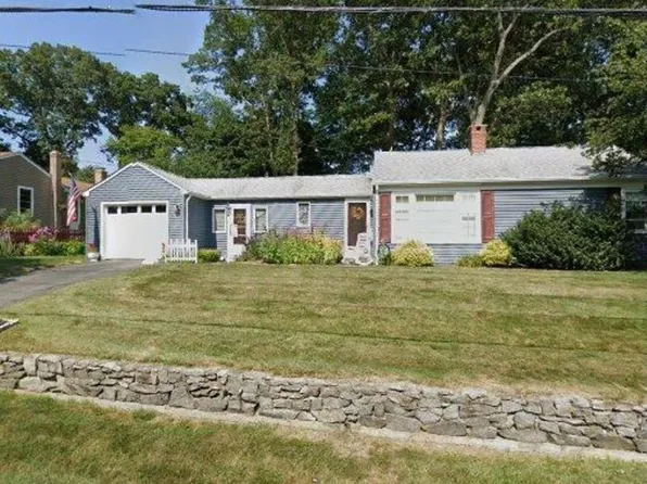 21 Garvin St, Cumberland, RI 02864