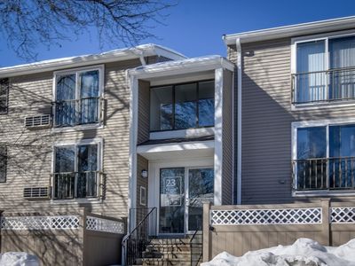 23 Village Rock Ln APT 22, Natick, MA, 01760