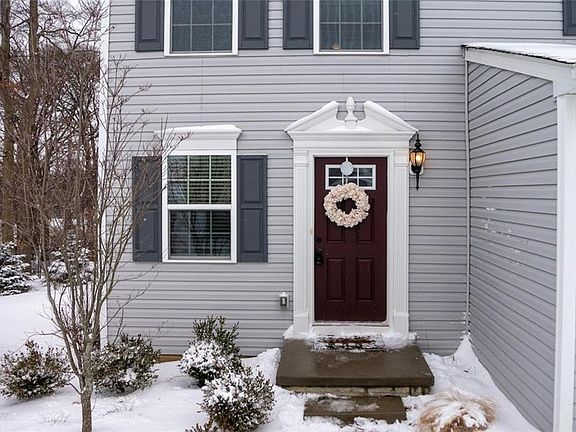 2nd image of 63 Glenwood Circle