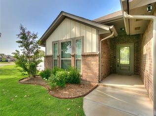 10033 SW 21st St, Yukon, OK 73099