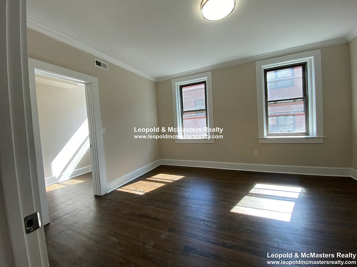 Building Photo - 59 Longwood Ave #3