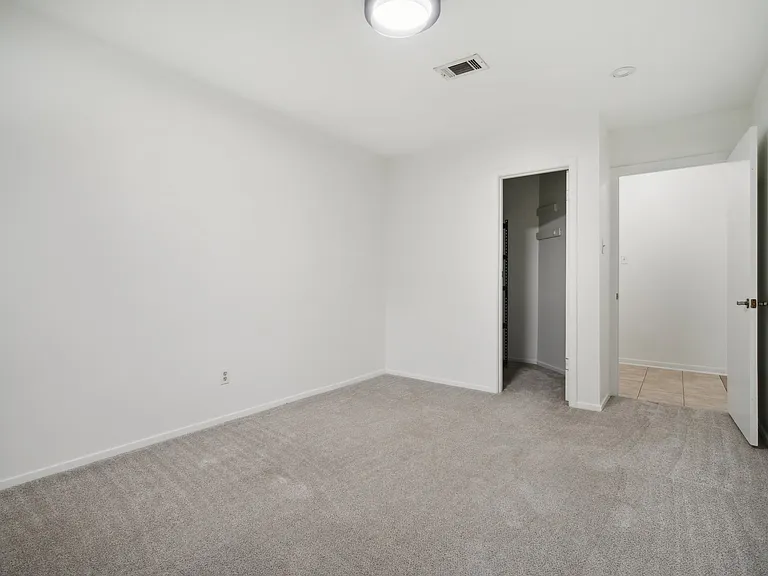 3106 E Palm Valley Blvd — Photo 26