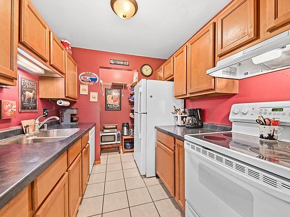 5th image of 10376 W Whitnall Edge COURT #204
