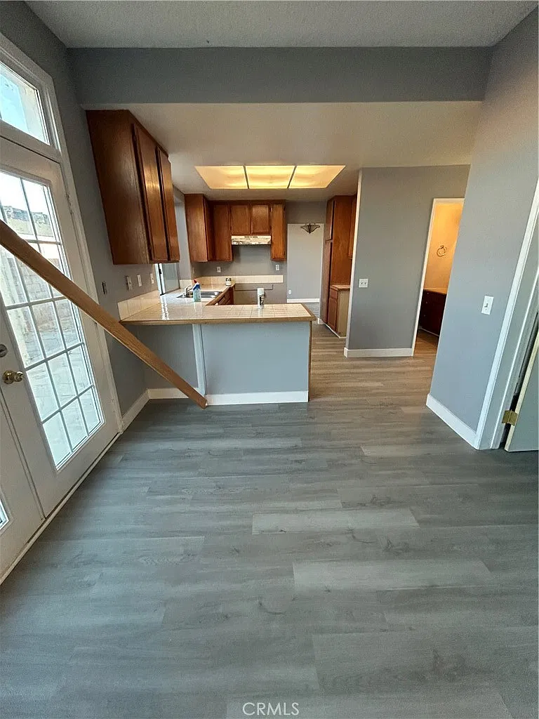 4 bed, 2.5 bath, 2050 sqft, $2,700 — Photo 2
