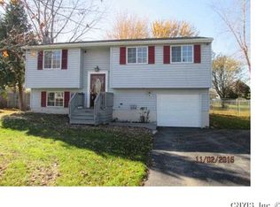 8035 Pickett Ln, Cicero, NY 13039