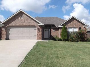 706 SW Summit Chase Rd, Bentonville, AR 72712