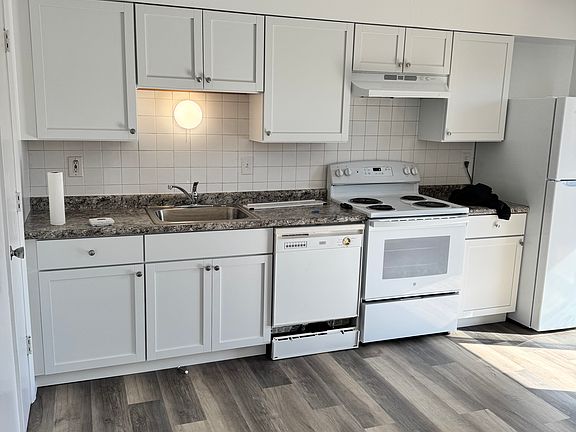 4th image of 10384 Parkman Dr APT A