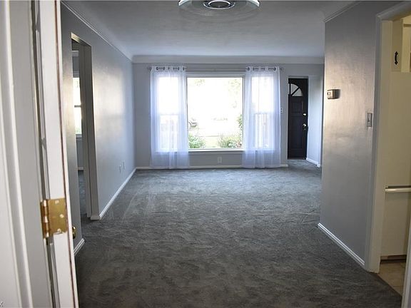 5th image of 1382 Eastwood Ave