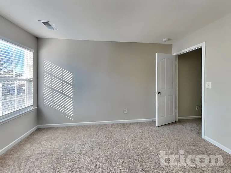 13730 Elsie Caldwell Ln — Photo 16